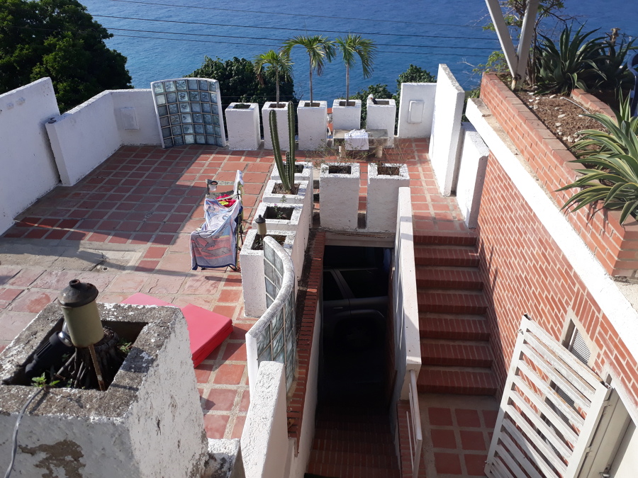 Zona de acceso a piscina