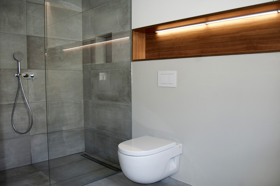 Zona de ducha y hornacina