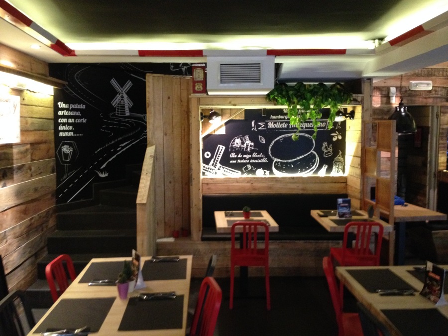 Zona de la escalera reformada