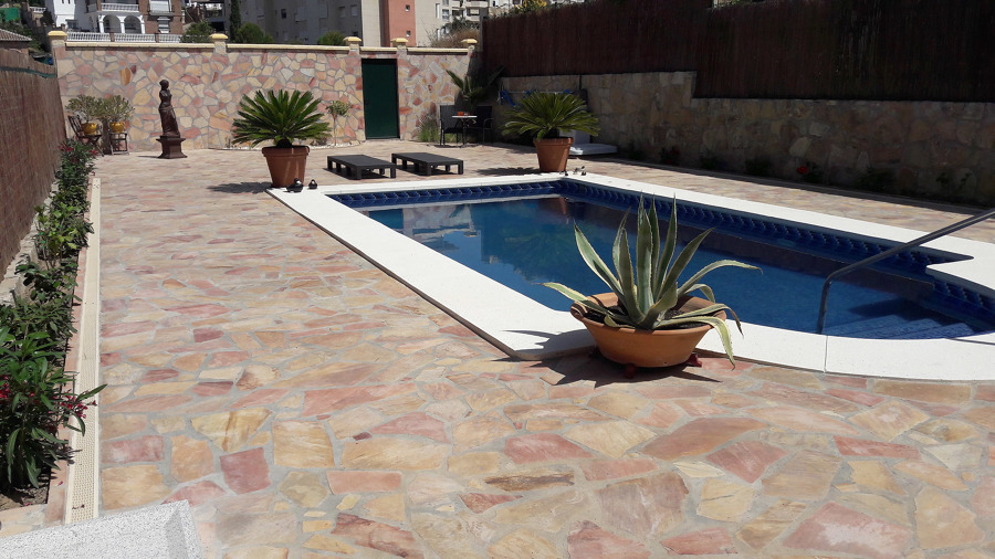 Zona de piscina acabada