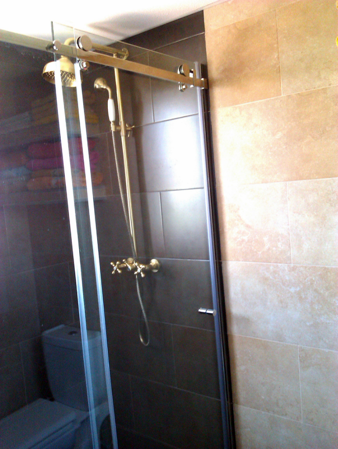 Zona ducha con mampara