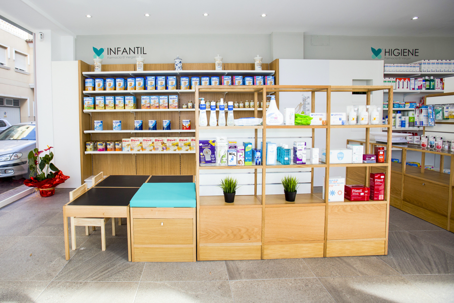 ZONA JUEGOS Y GÓNDOLAS ALMACENAMIENTO