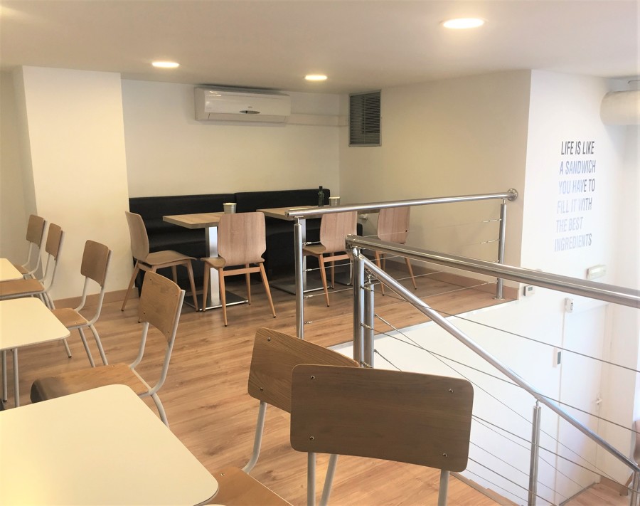 Zona superior de comedor del local comercial anterior a la reforma