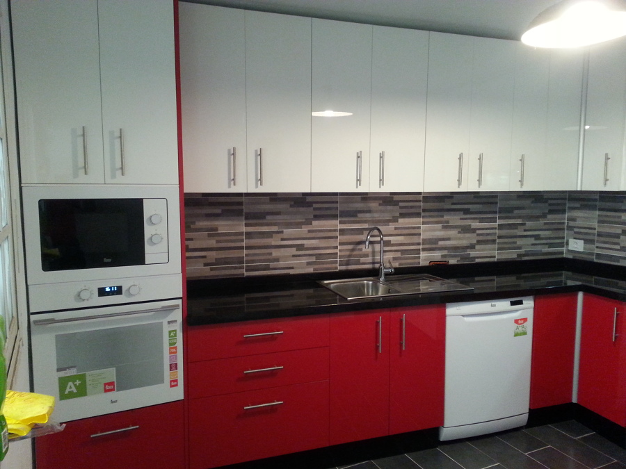 Zona torre hormo y microomdas.