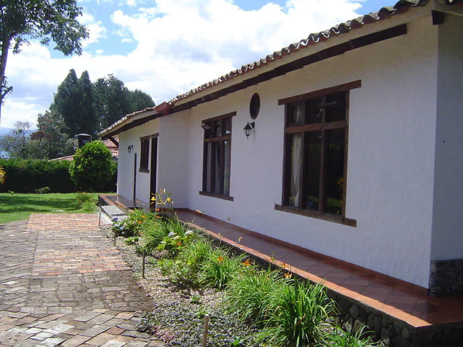 Zona trasera de habitaciones y cocina