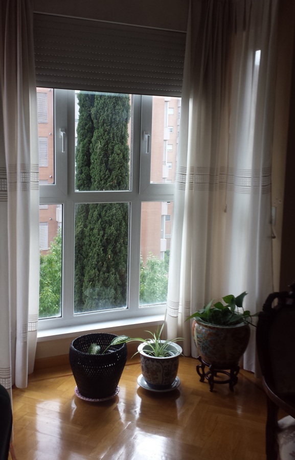 Zona ventanal/ lectura salón antes