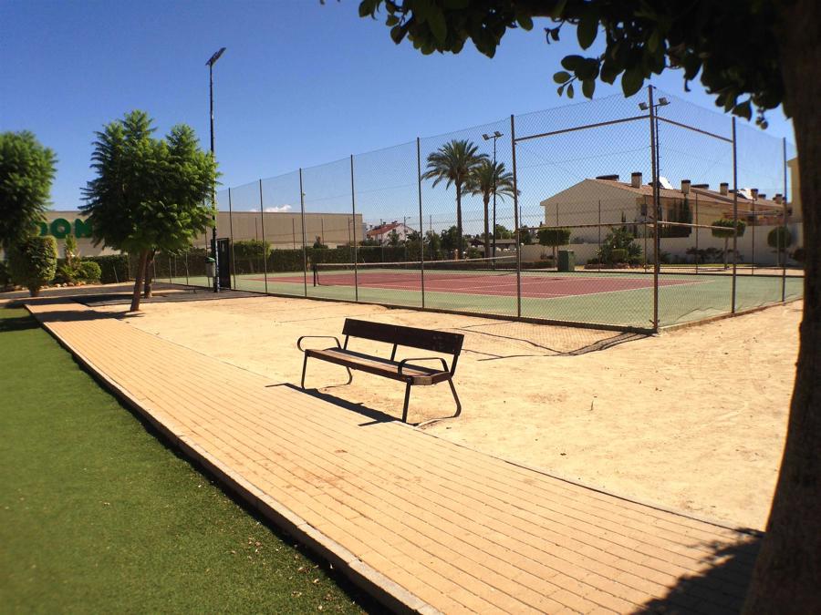 Zonas Comunes - pista de tenis