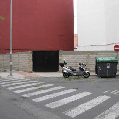 Limpieza y vallado de un solar urbano