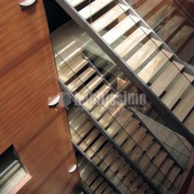 Varis treballs am ferro, vidre i fusta