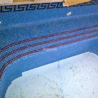 Rehabilitación de piscina de poliester con gresite