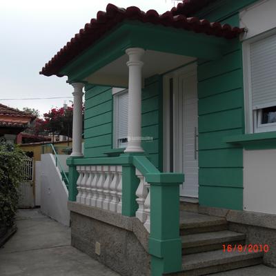 Fachada de vivienda unifamiliar.