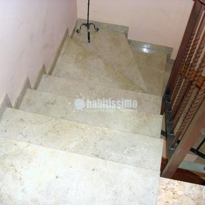 Forrado de escalera con laminado de Quick Step