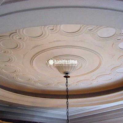 Pintado de vestibulo y escaleras de la Delegación del Gobierno en Cantabria