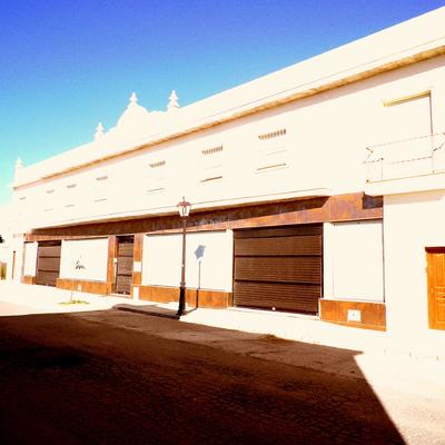 Edificio de viviendas y local comercial