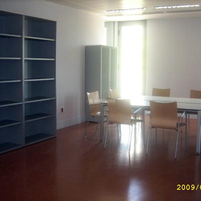 Amueblamiento edificio policia local de Coslada