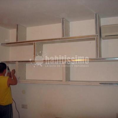 Reforma total baño y estanterías en Pladur