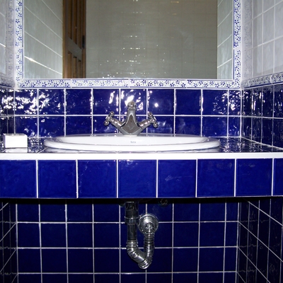 Revestimiento de baño azul