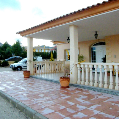 Chalet particula en el Paraje Club de Tenis de Yecla