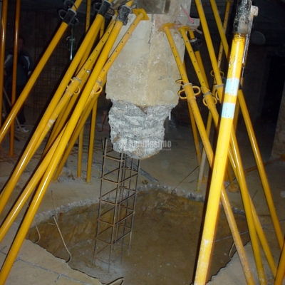 Restauración cimientos y zapatas bajo edificio construido