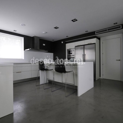 Revestimiento de cocina en microcemento