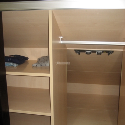 Amueblamiento de ático abuhardillado