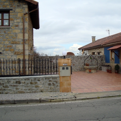 Cambio uso de cuadra a vivienda unifamiliar