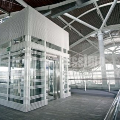Instalación De Ascensores En El Aeropuerto De Zaragoza