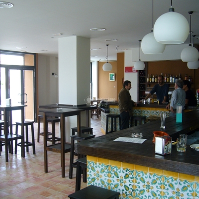 Proyecto de de Adecuación y Apertura de local destinado a Bar con cocina y sin música