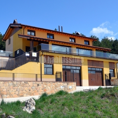 Chalets Pareados en Hoyos del Espino