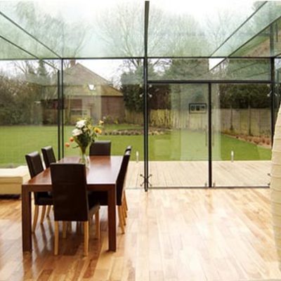 La caja de cristal: espacios llenos de vida