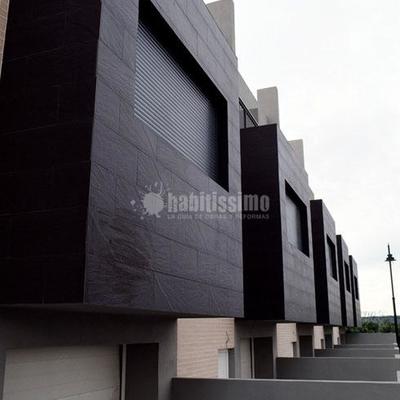 Cinco viviendas unifamiliares en Raferlguaraf