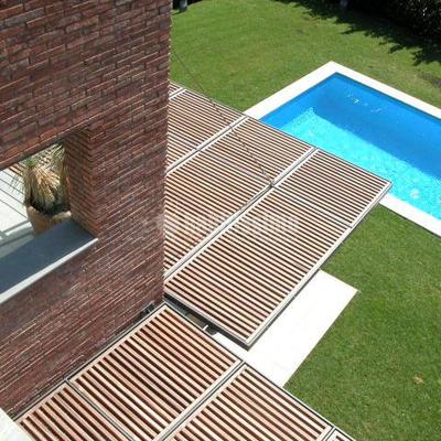 Pérgolas para protección solar en una vivienda aislada en Pedralbes, Barcelona.