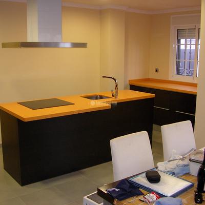 Cocina - Comedor con lavadora y secadora ocultas