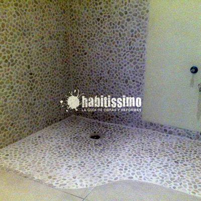 Reforma de baño pequeño con plato de ducha de obra