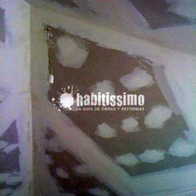 Falso techo Pladur cuatro aguas y velux