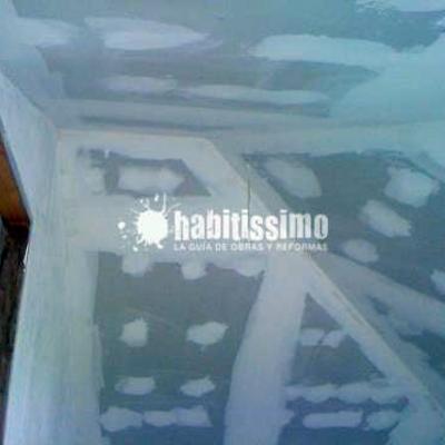 Falso techo Pladur cuatro aguas y velux