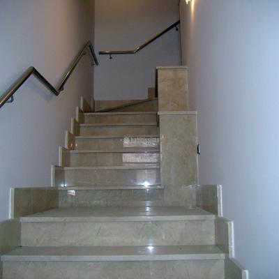 Edificio de locales de uso administrativo