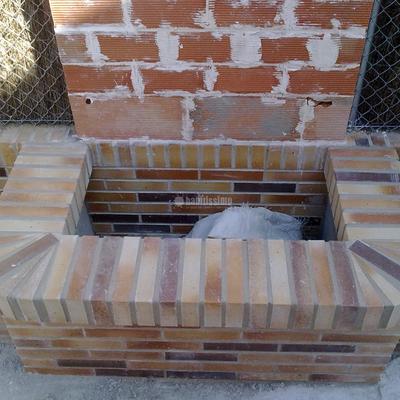 Solado Patio Interior y Realización De Jardineras