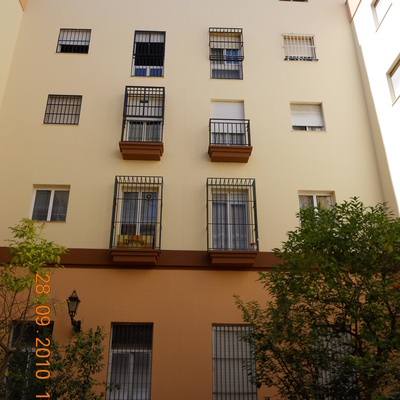 Acabado en tres colores. 