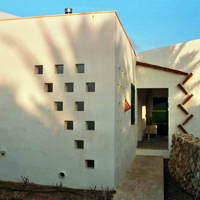 ACCESO A PORCHE PRINCIPAL