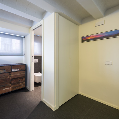 Acceso Aseo | Maurici Serrahima - STANDAL