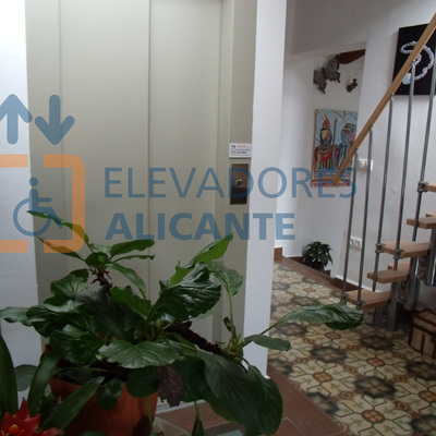 Acondicionamiento de vivienda rural centenaria para la instalación de elevador en el municipio de Castalla