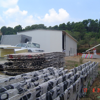 Acopio de material y vista de la nave
