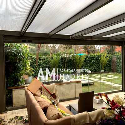 Instalación de cortinas de cristal móviles en Aravaca