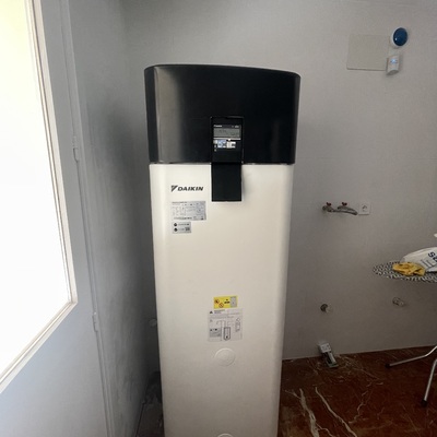 Instalacion de Aerotermia para agua caliente sanitaria