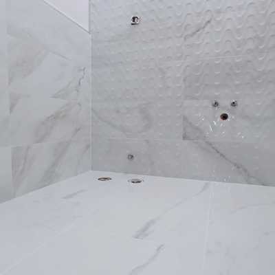 REFORMA BAÑO VIVIENDA UNIFAMILIAR , ENDUCIDO DE BOMBILLA , LACADO DE PAREDES EN HABITACIONES , TRABAJOS DE PLADUR Y ALBAÑILARIA