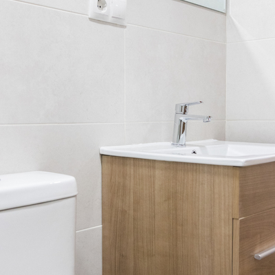 Alicatado y solado de aseo