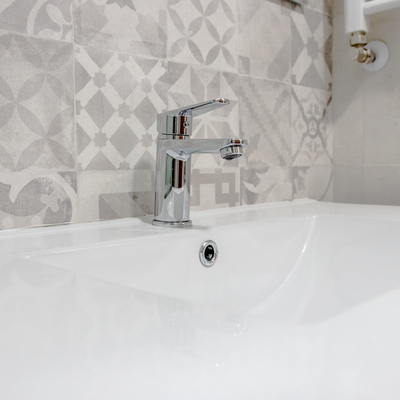 Alicatado y solado de baño