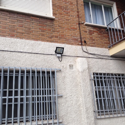 Instalación de alumbrado exterior en Comunidad de Vecinos