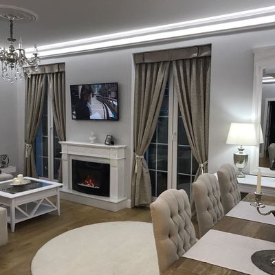 Ambiente salón con las cortinas instaladas